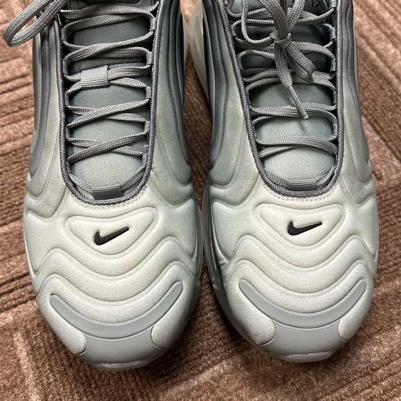 Nike Air Max 720 - Picture 6 of 9